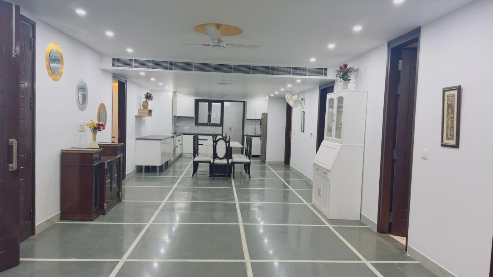 Royal Palace Apartment